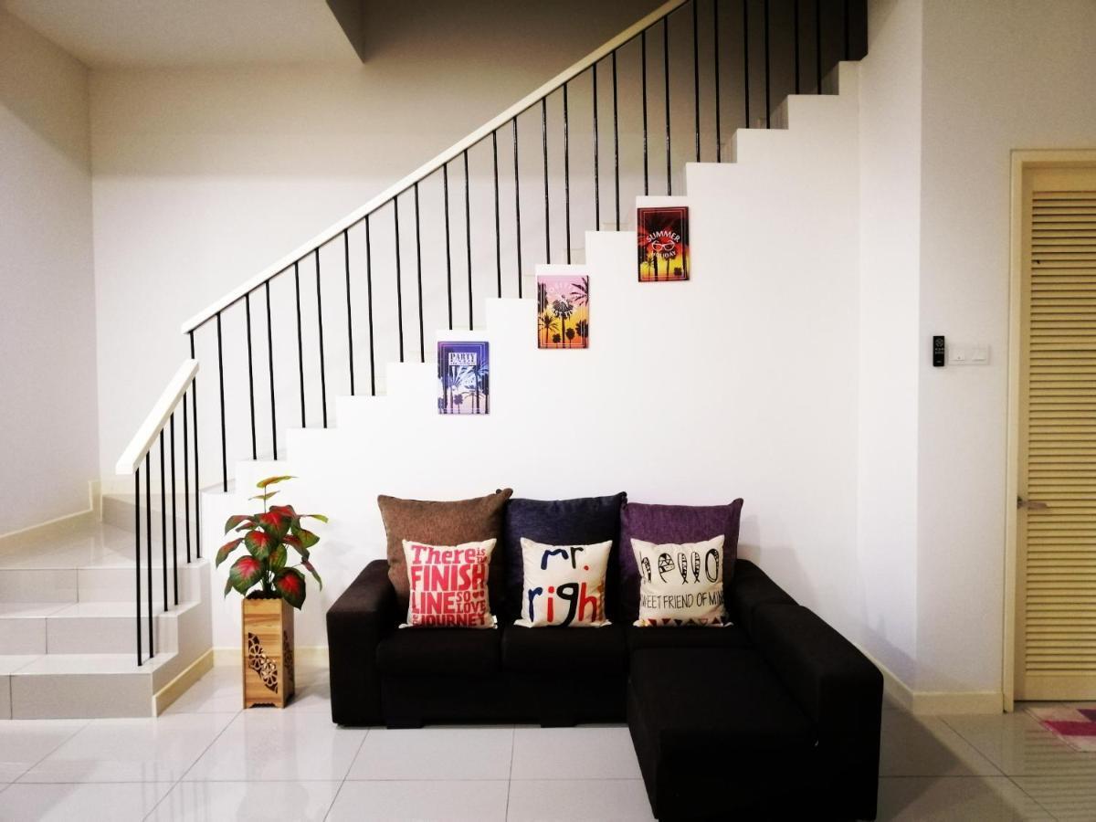 A&D Home-Stay @Kota Warisan, Sepang Esterno foto