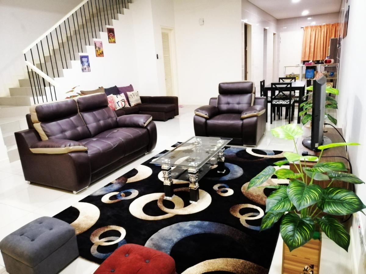 A&D Home-Stay @Kota Warisan, Sepang Esterno foto