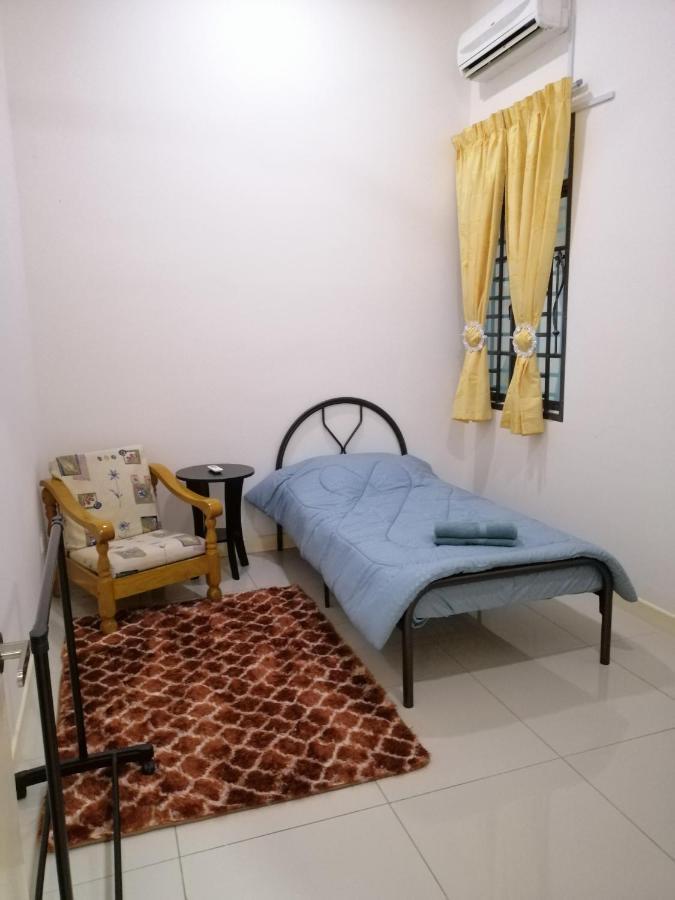 A&D Home-Stay @Kota Warisan, Sepang Esterno foto