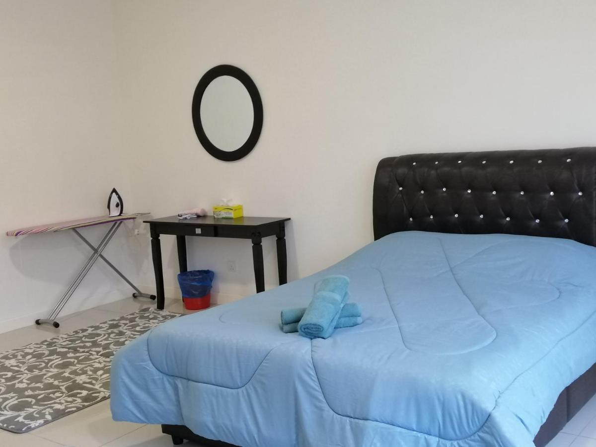 A&D Home-Stay @Kota Warisan, Sepang Esterno foto